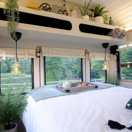 American School Bus Retreat With Hot Tub In Sussex Meadow Uckfield Εξωτερικό φωτογραφία