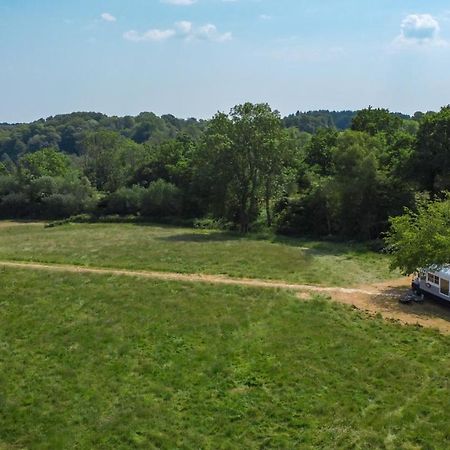 American School Bus Retreat With Hot Tub In Sussex Meadow Uckfield Εξωτερικό φωτογραφία