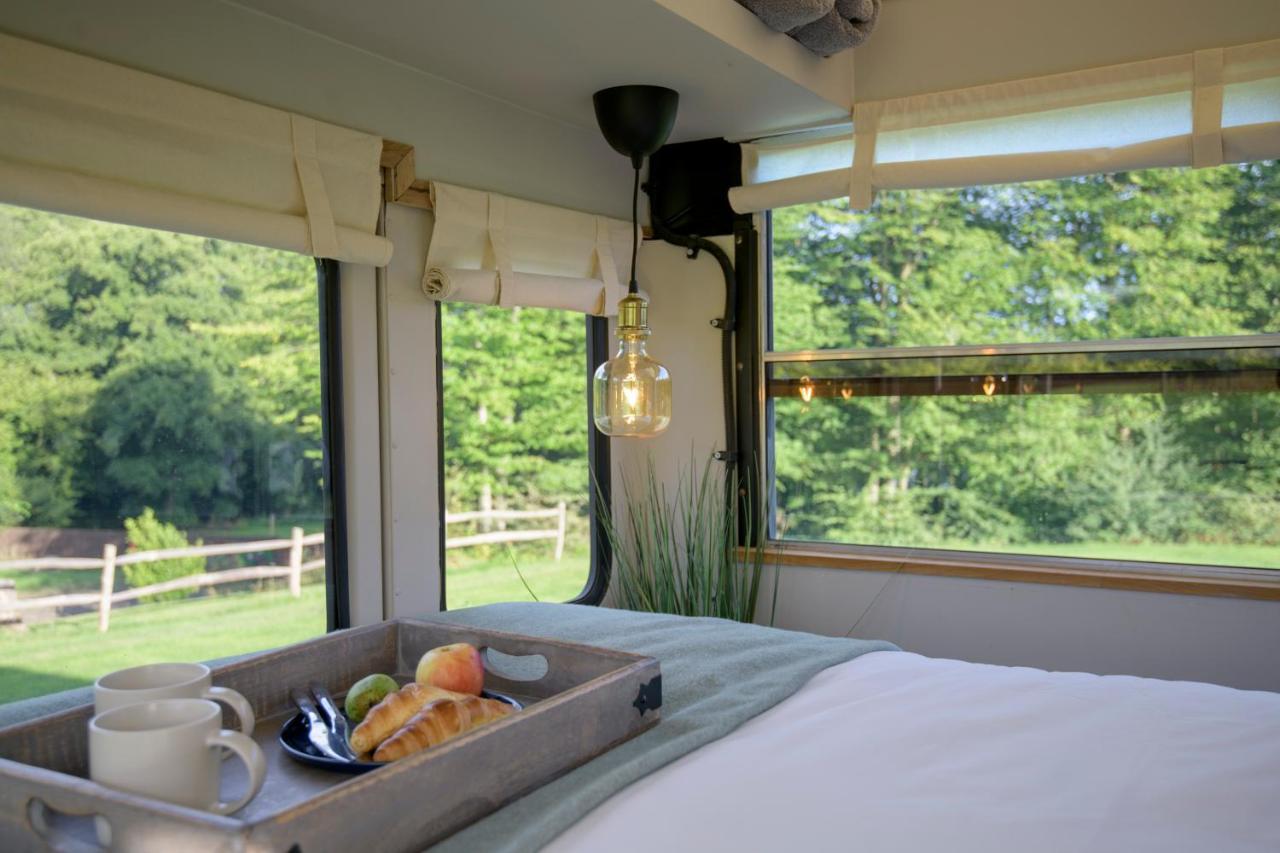 American School Bus Retreat With Hot Tub In Sussex Meadow Uckfield Εξωτερικό φωτογραφία