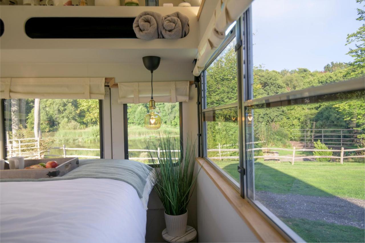 American School Bus Retreat With Hot Tub In Sussex Meadow Uckfield Εξωτερικό φωτογραφία