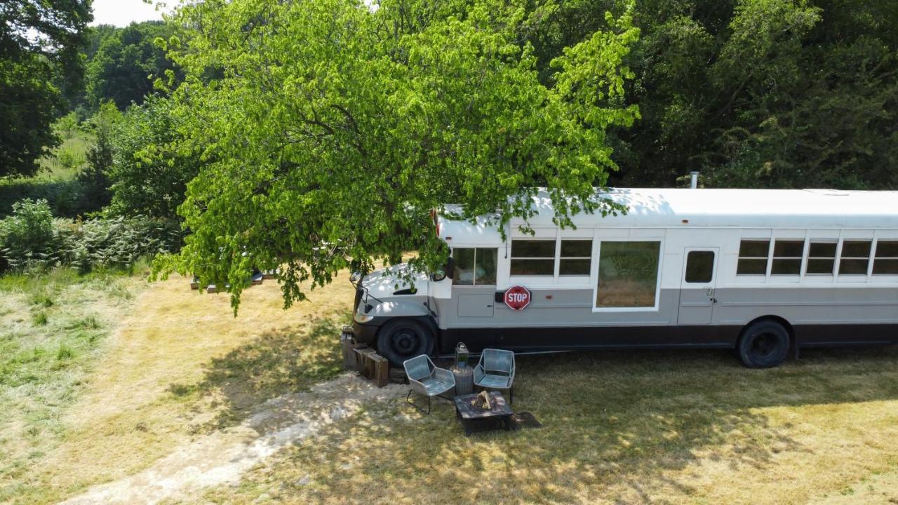 American School Bus Retreat With Hot Tub In Sussex Meadow Uckfield Εξωτερικό φωτογραφία