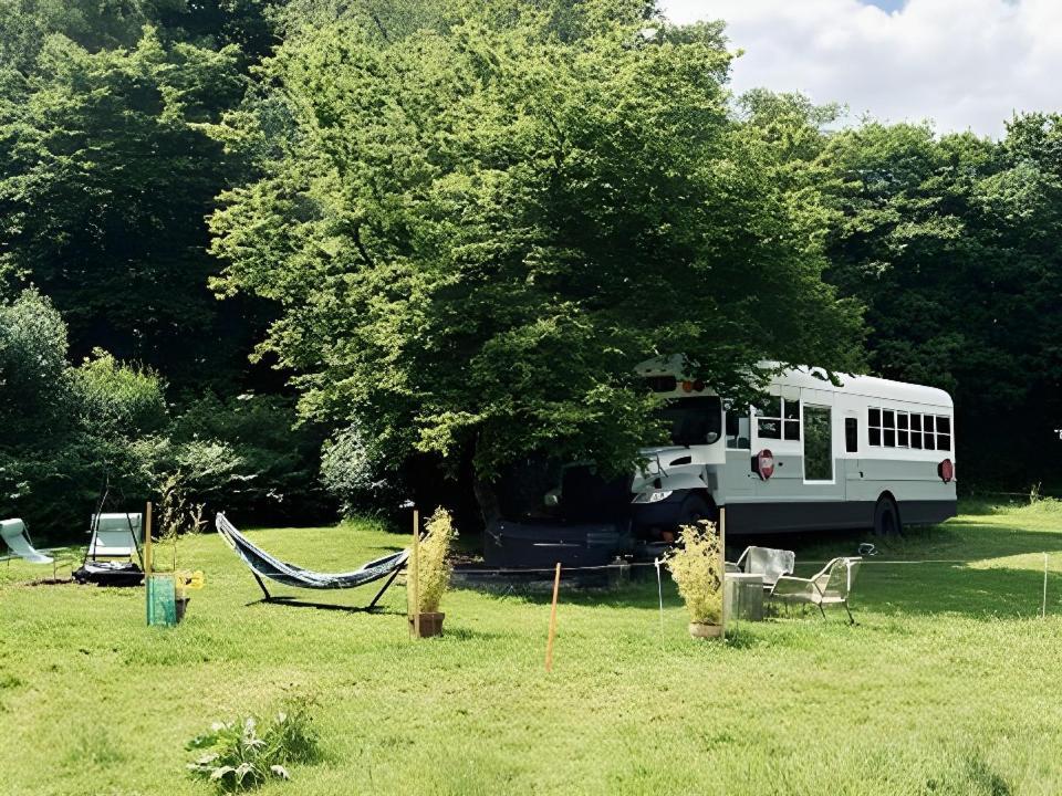 American School Bus Retreat With Hot Tub In Sussex Meadow Uckfield Εξωτερικό φωτογραφία